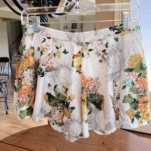 Floral Skort Look Flowy Shorts - Picture 2 of 9